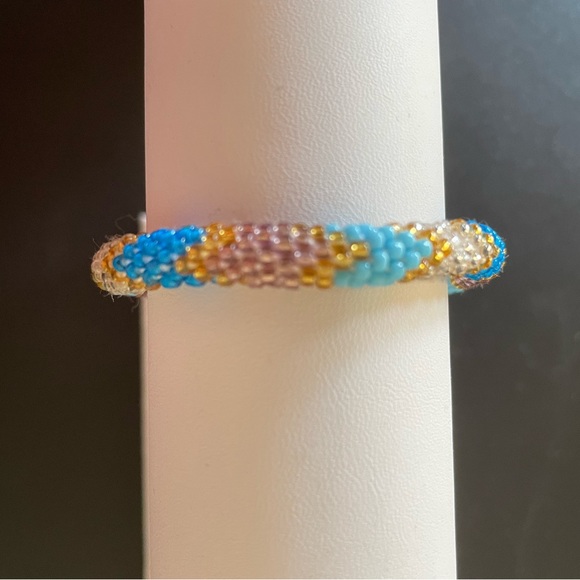 Hand beaded bracelets, made with glass beads - Picture 12 of 14